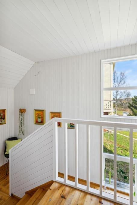Cozy Little House In Tromso City Zewnętrze zdjęcie