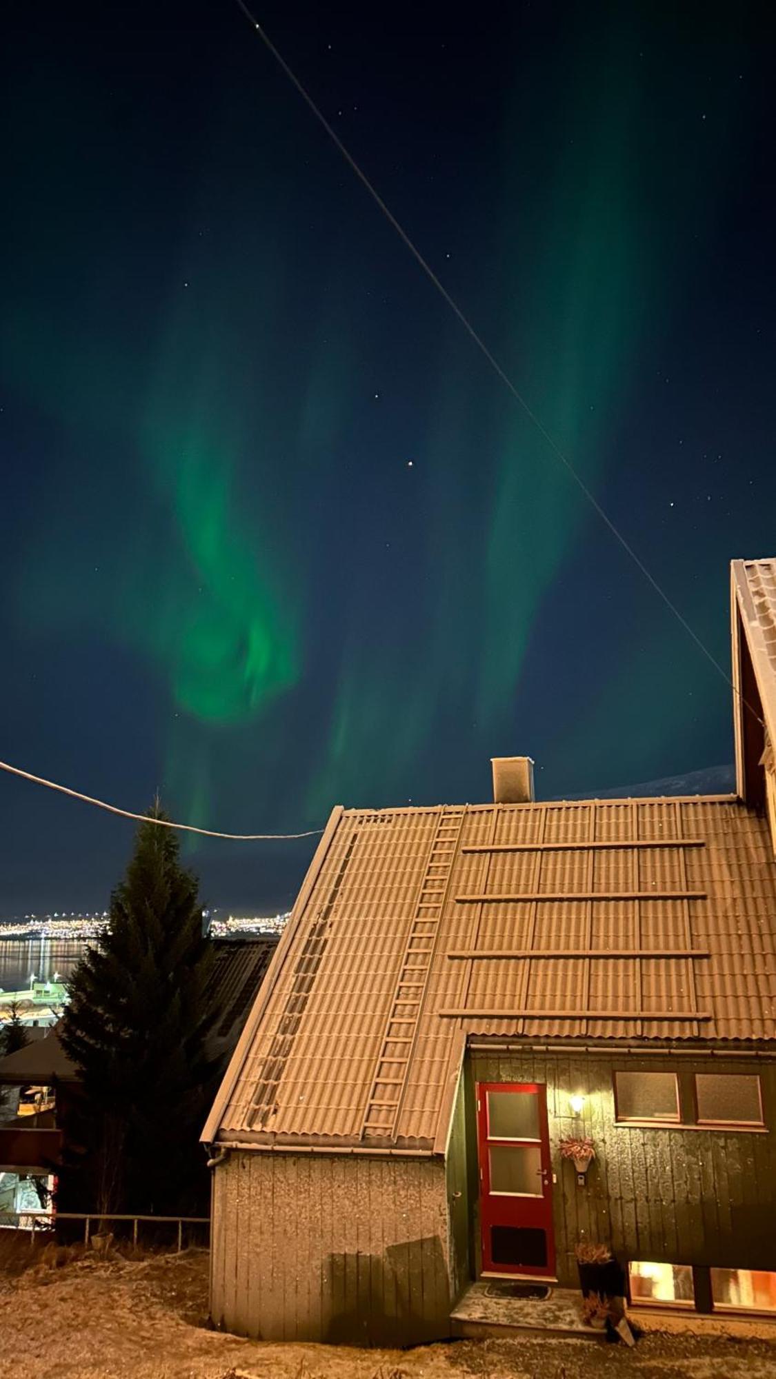 Cozy Little House In Tromso City Zewnętrze zdjęcie