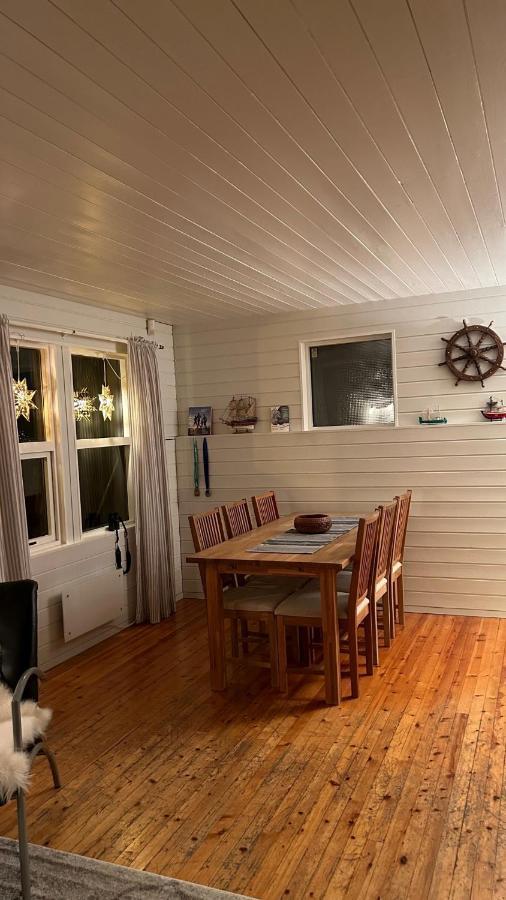 Cozy Little House In Tromso City Zewnętrze zdjęcie